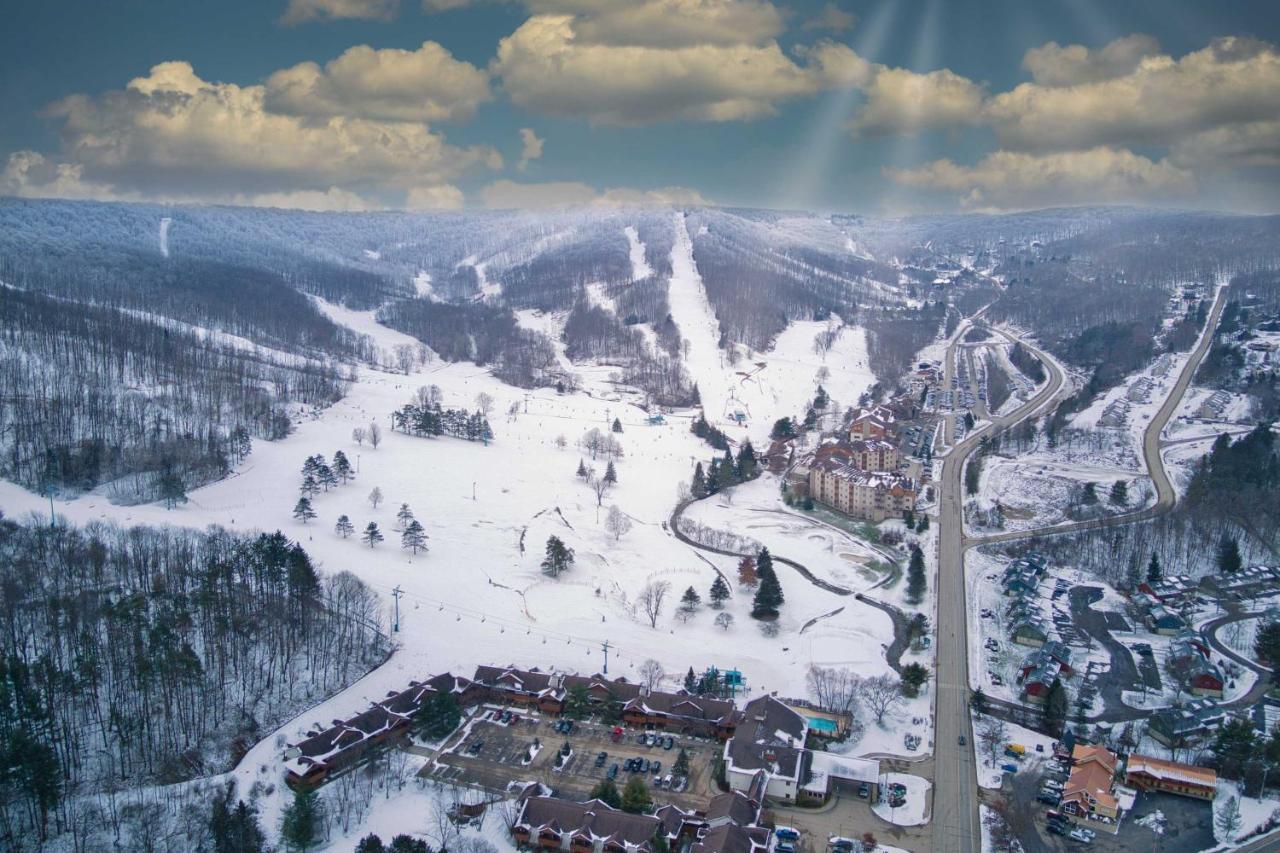 Ski-Inandout And Golf Condo With Aandc At Holiday Valley! Ellicottville Bagian luar foto